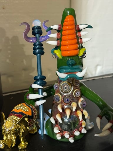 Preview pic of Kyru glass cryptid