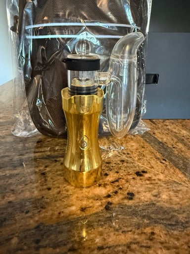 Preview pic of Dr Dabber XS LE and travel bag