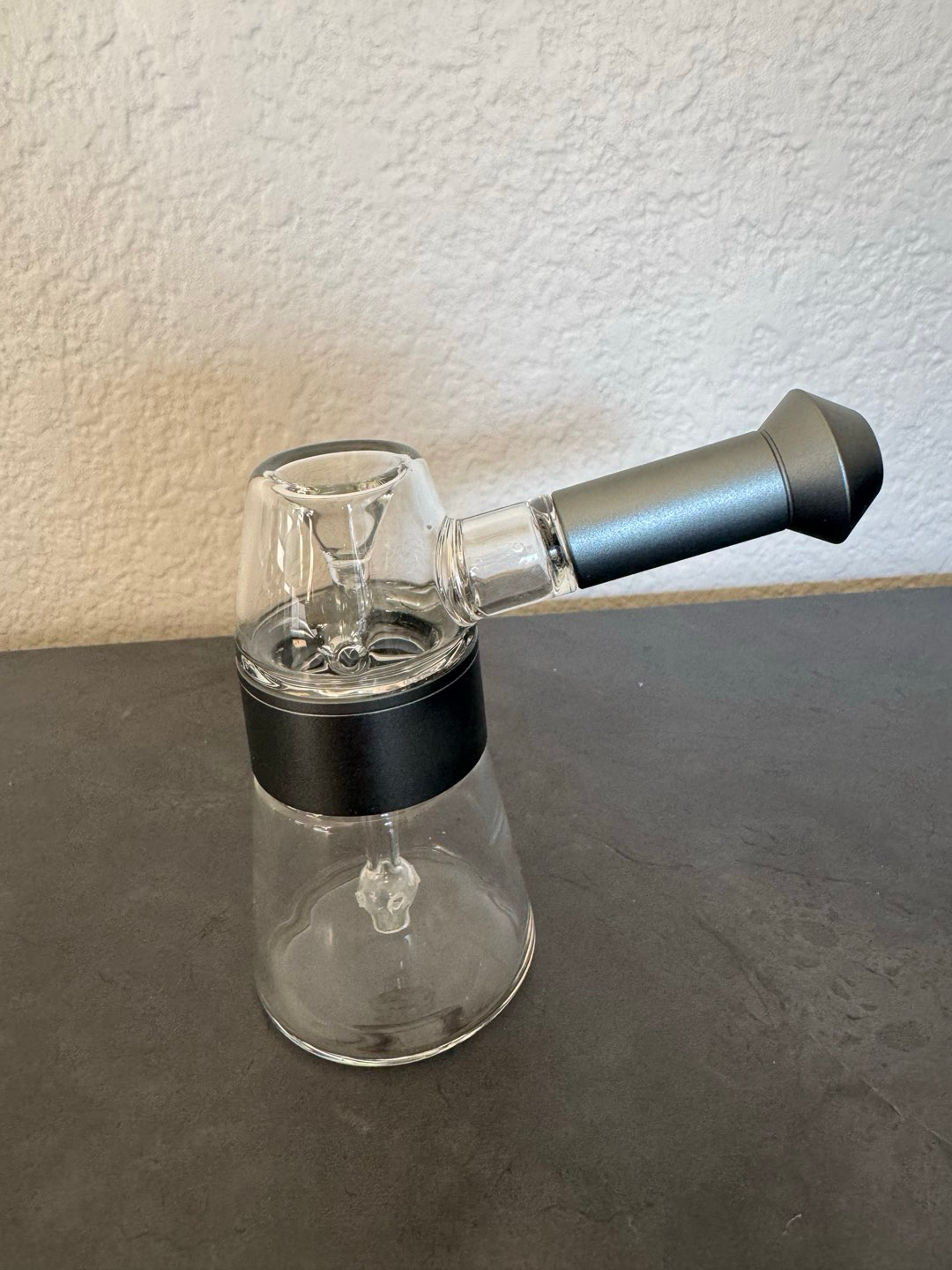 Preview pic of Masterdam glass with aluminum mouth tip bubbler (Gray Color)