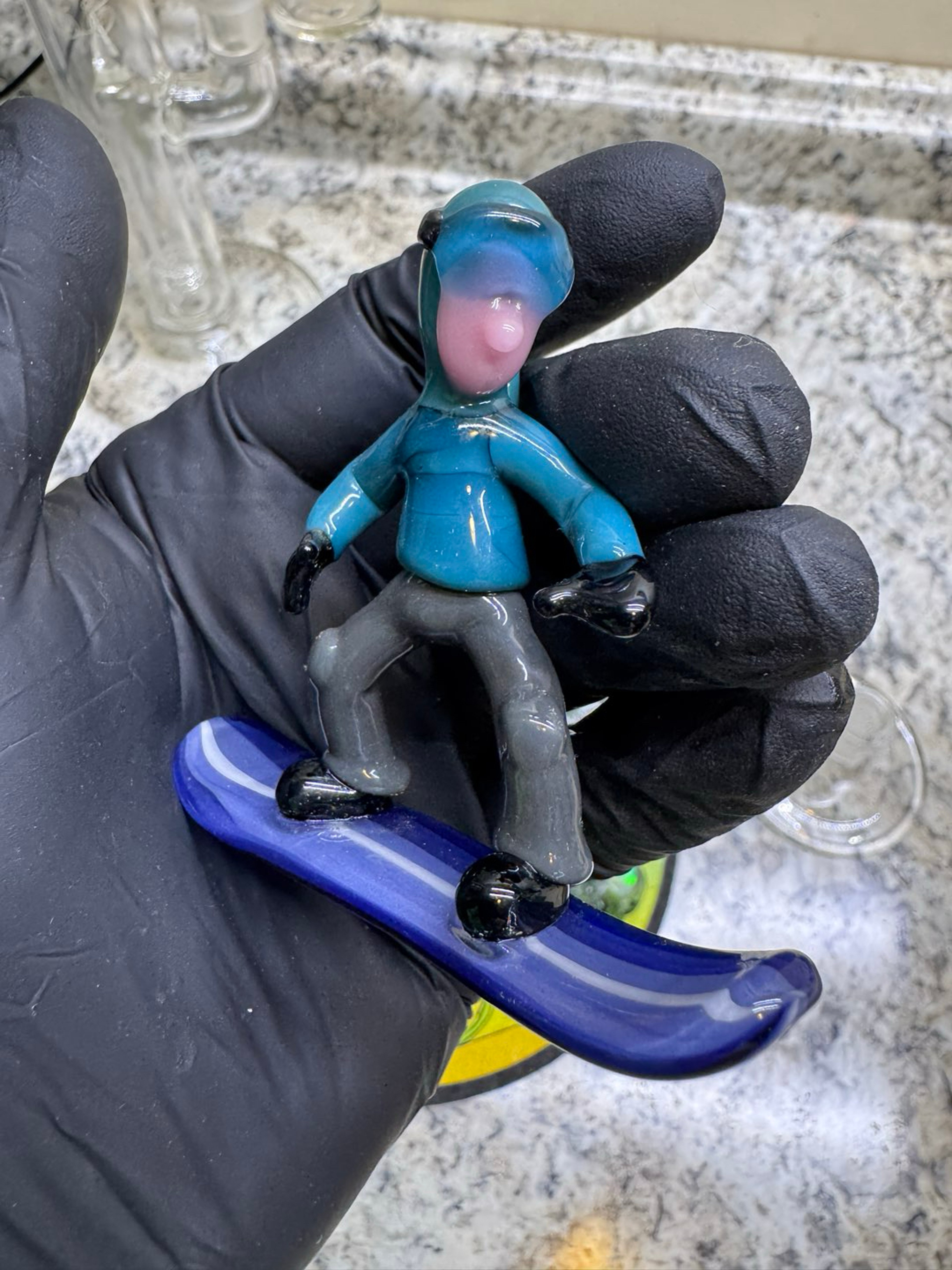 Robinhood Glass Snowboard pendant image 0