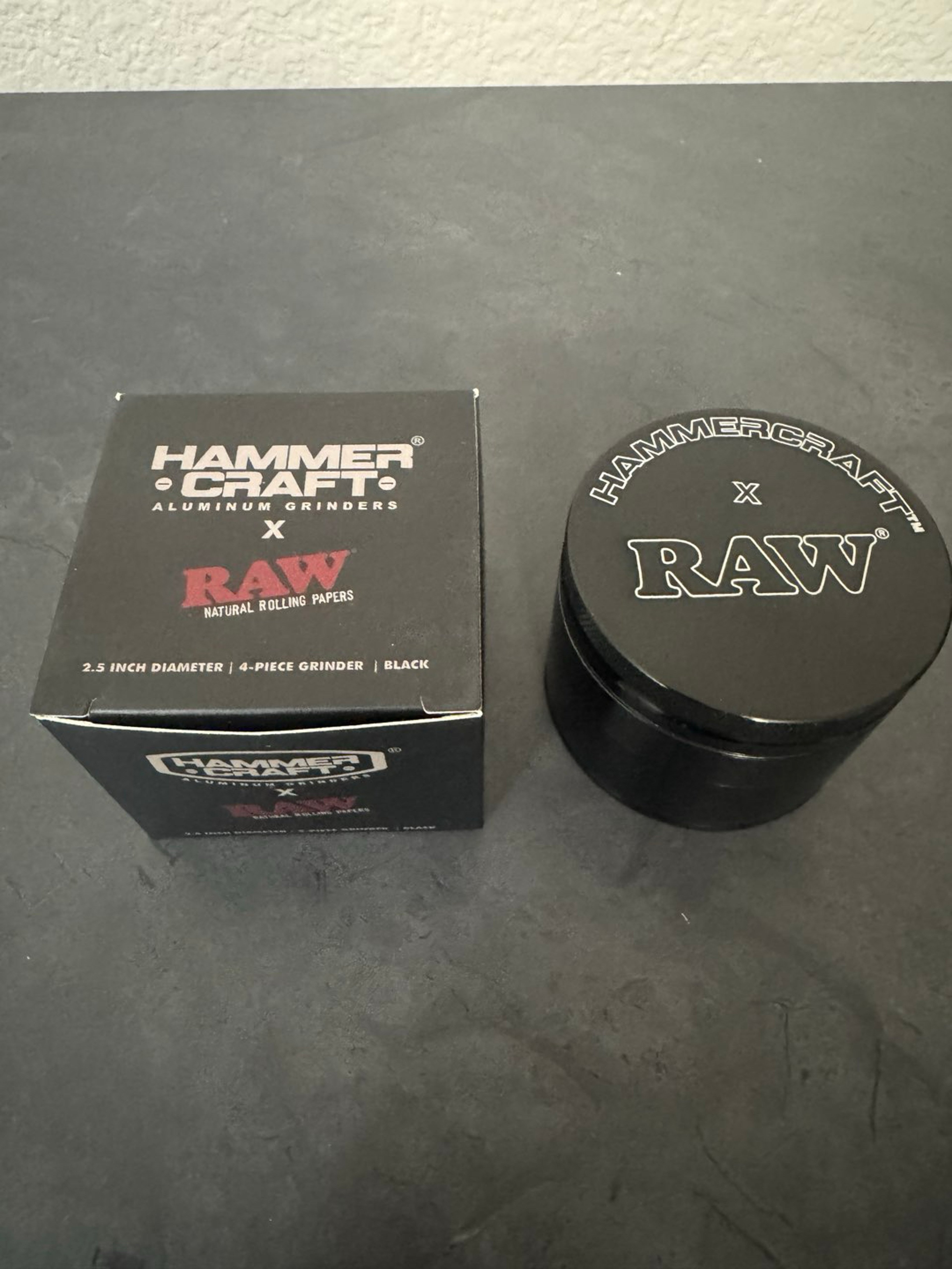 Preview pic of Hammercraft x Raw Aluminum Grinder 2.5” 4pcs (Black)