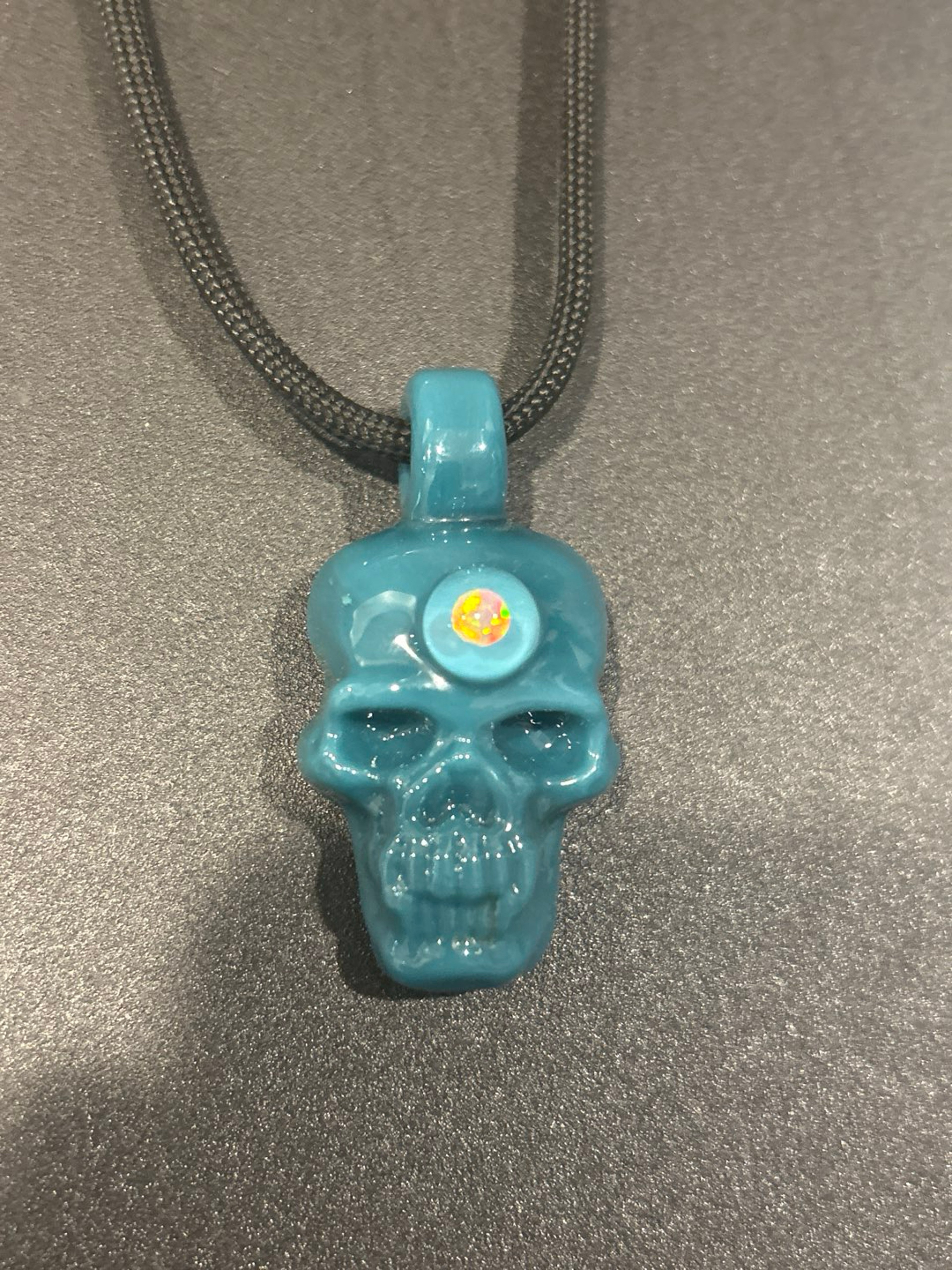 Preview pic of Scoz Third Eye Skull Pendant