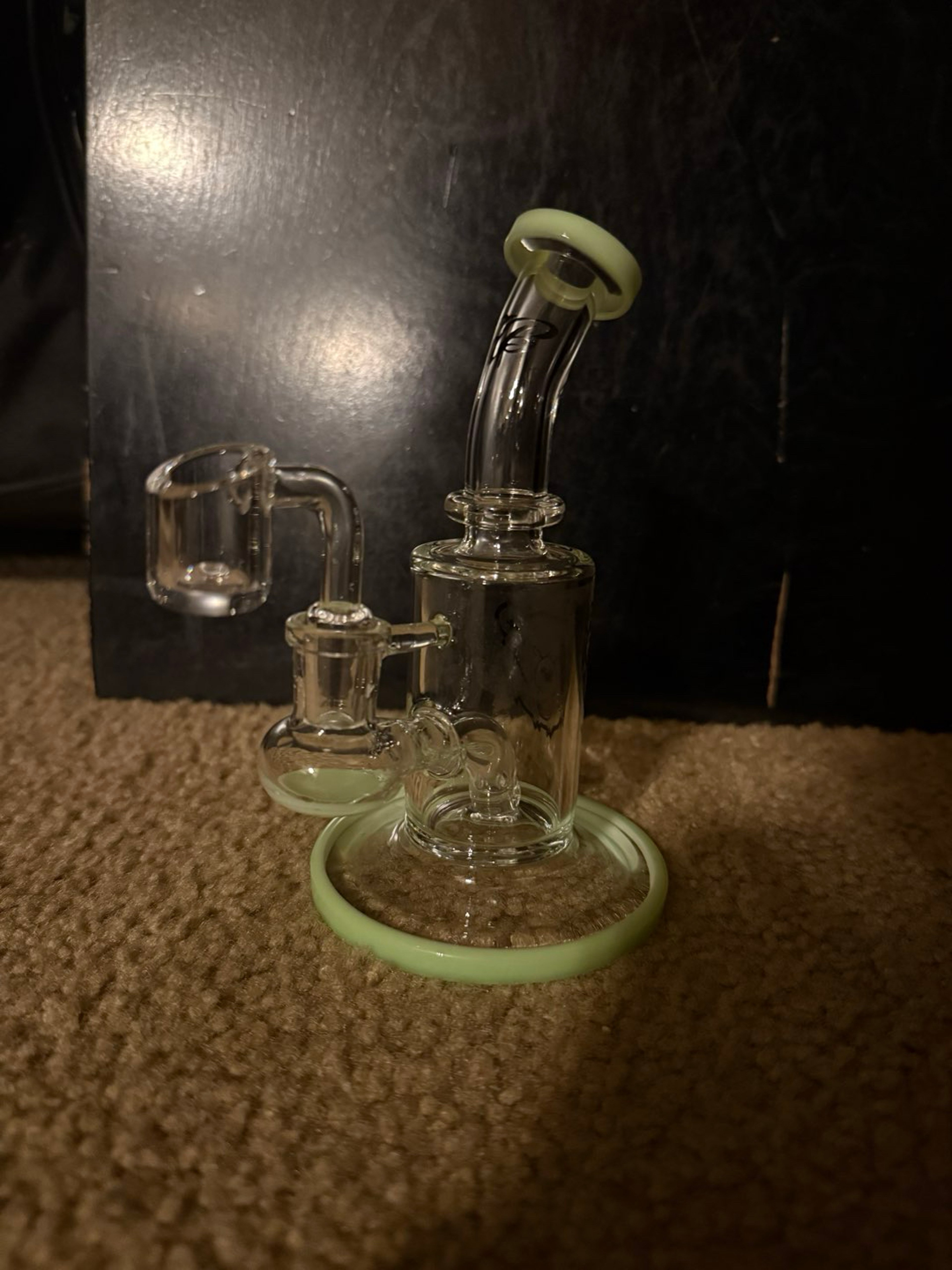 Preview pic of Green Bear mini dab rig