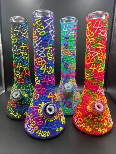 Preview pic of 14” 3D 420 Beaker Bong