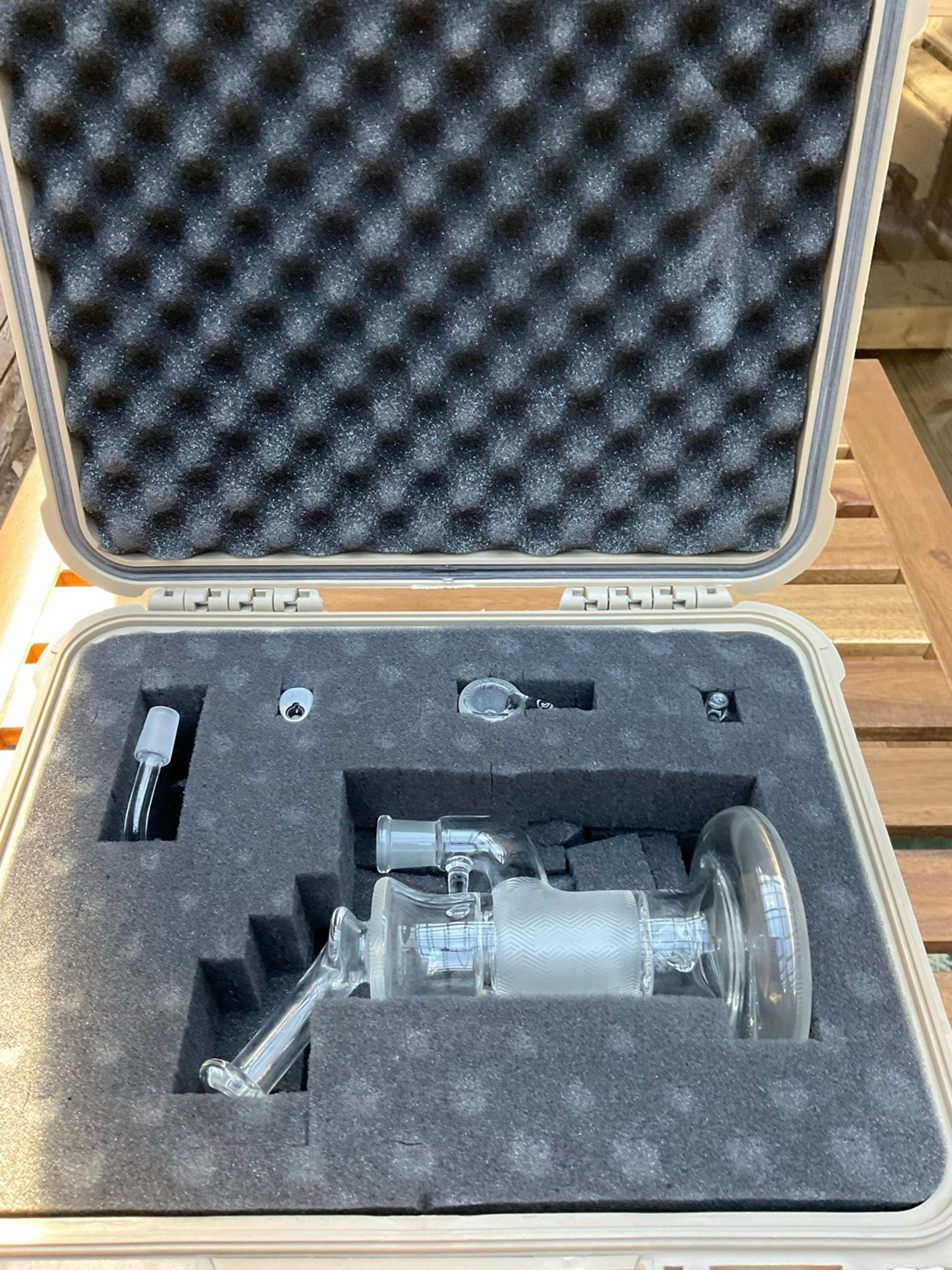 Preview pic of Sovereignty Glass Mini Pillar