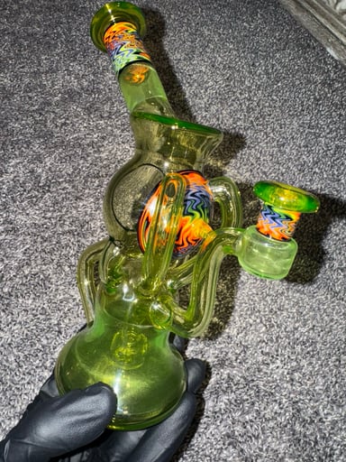 Preview pic of Mzee Glass Molecule Cauldron