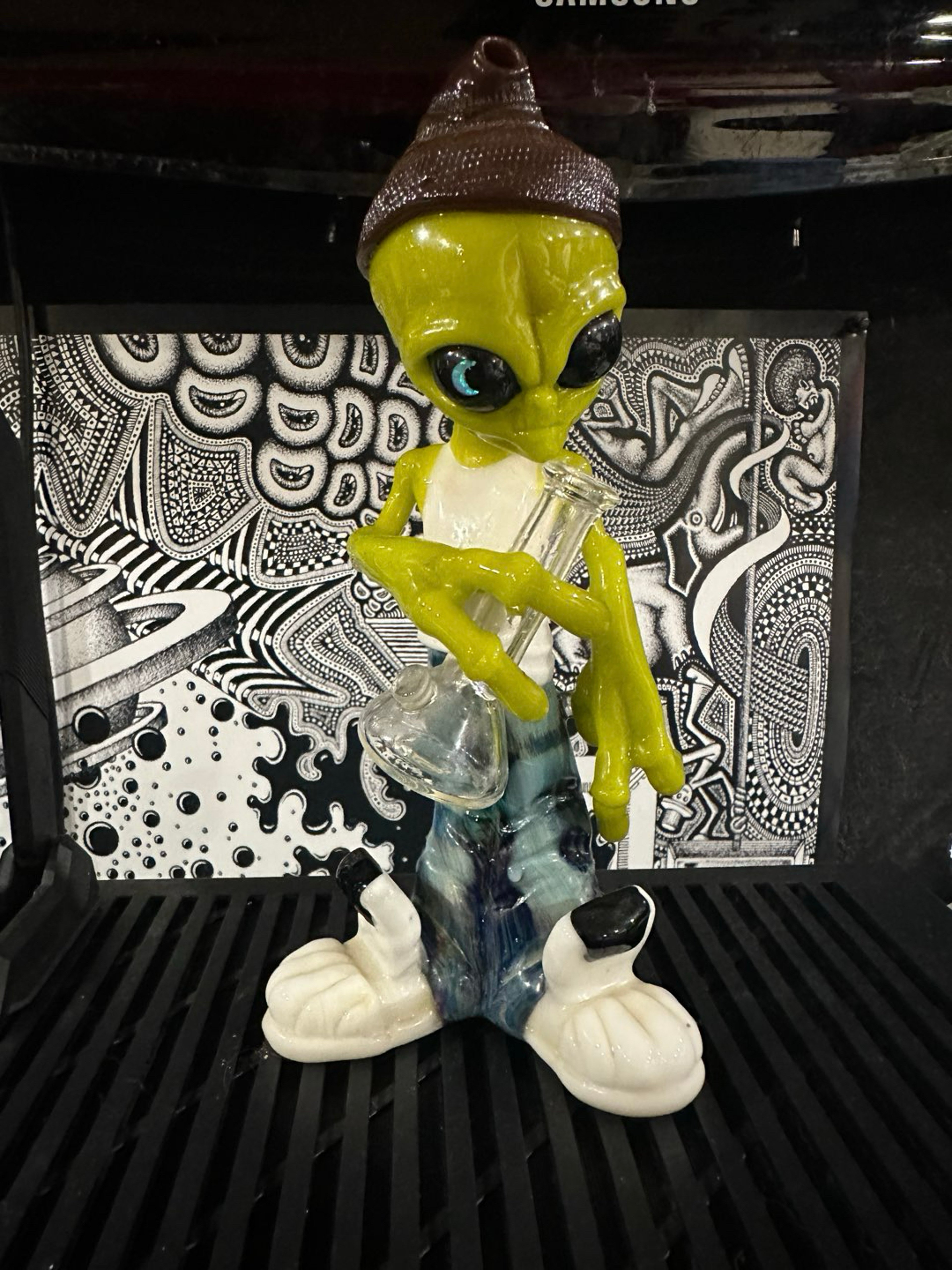 Preview pic of Ghost glass full body alien
