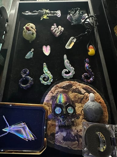 Preview pic of Pendant Collection