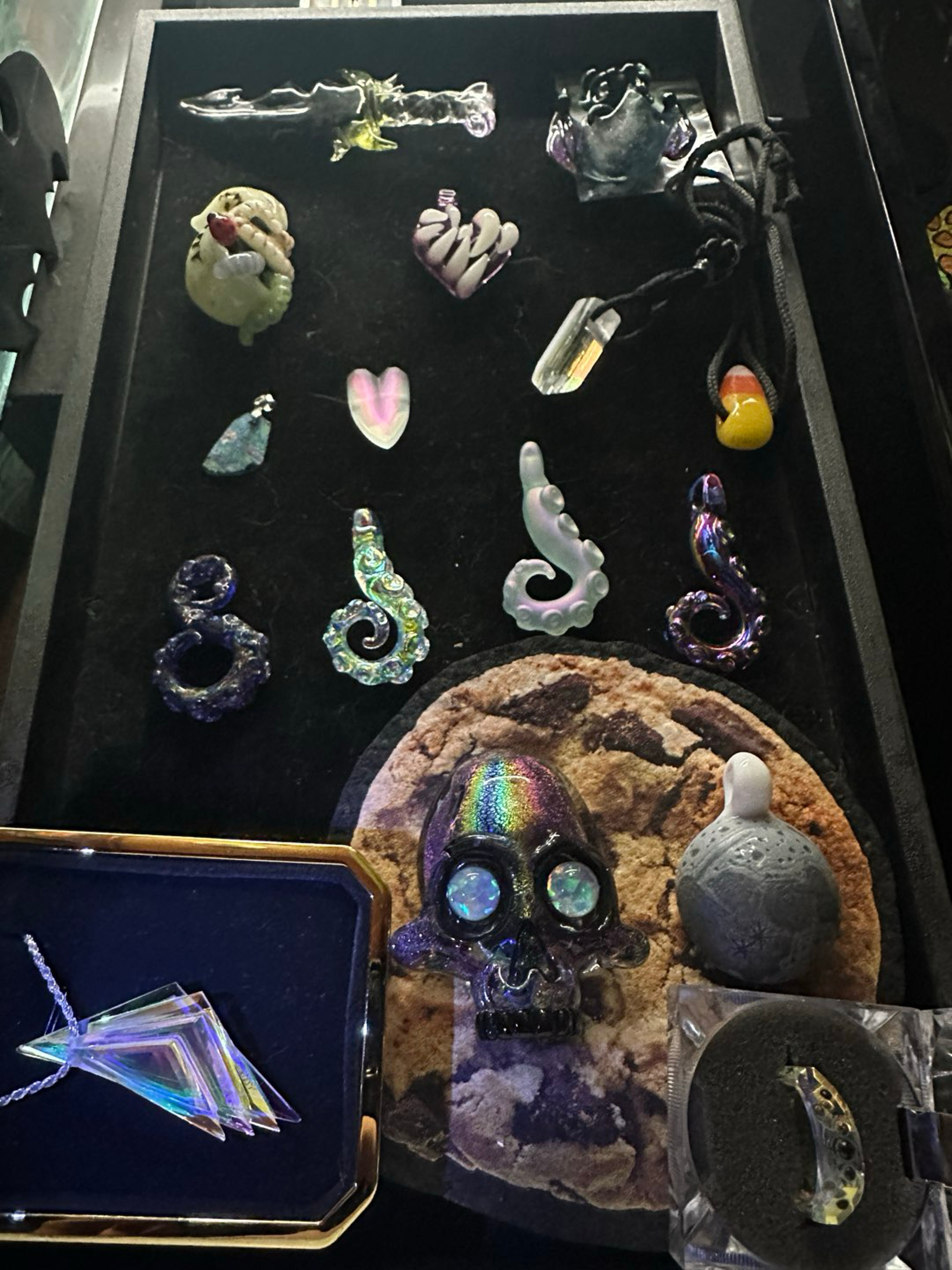 Preview pic of Pendant Collection