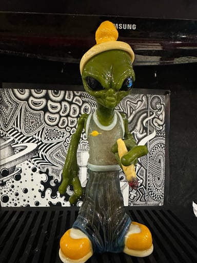 Preview pic of Ghost glass full body alien