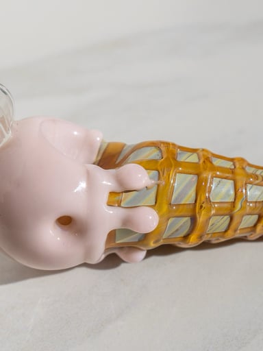 Preview pic of Ice Cream Pendant Pipe
