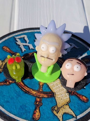 Preview pic of UV REACTIVE - Deranged Lion Carb Caps - Rick & Morty