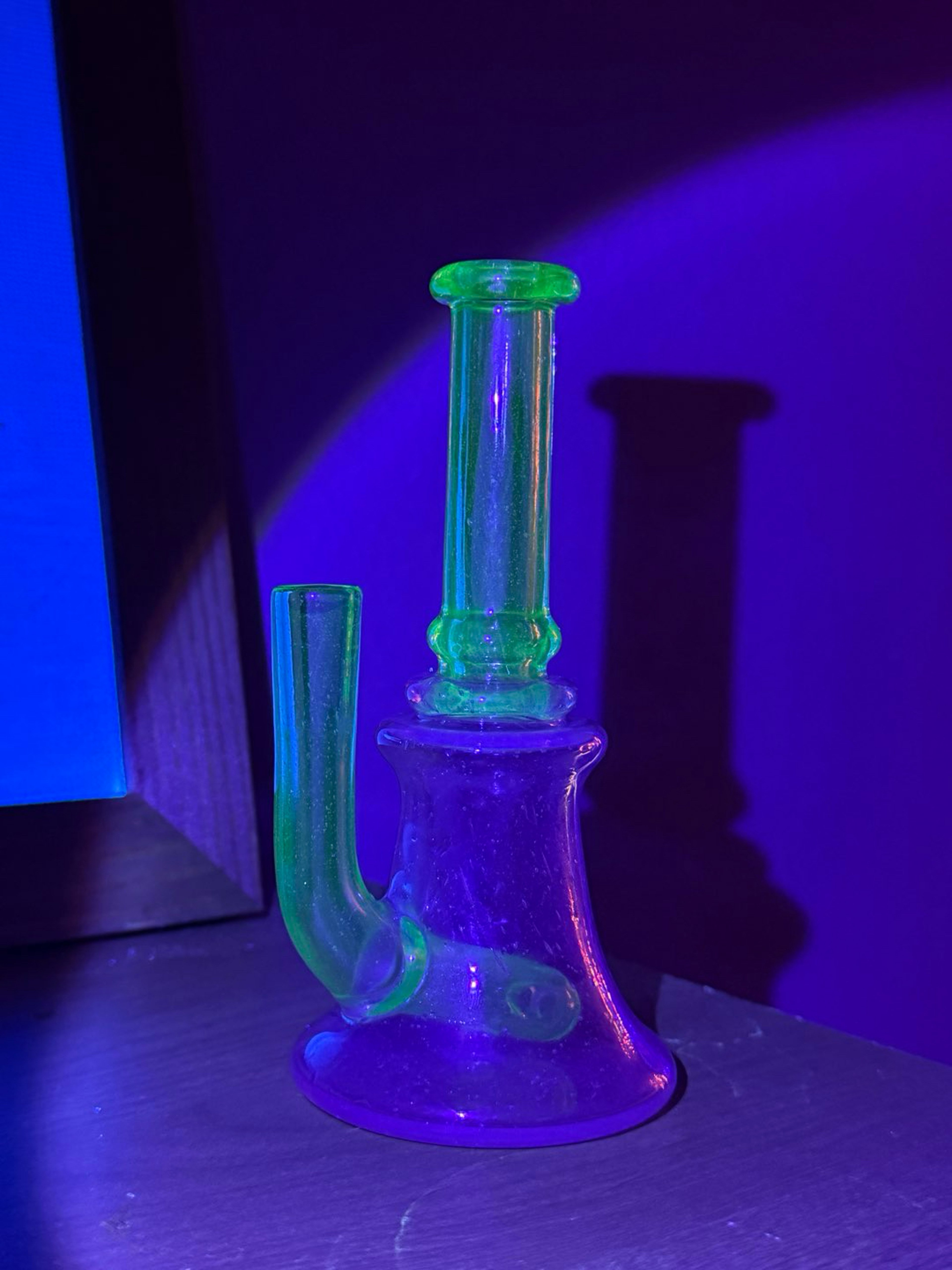 Preview pic of UV Reed Glass Rig