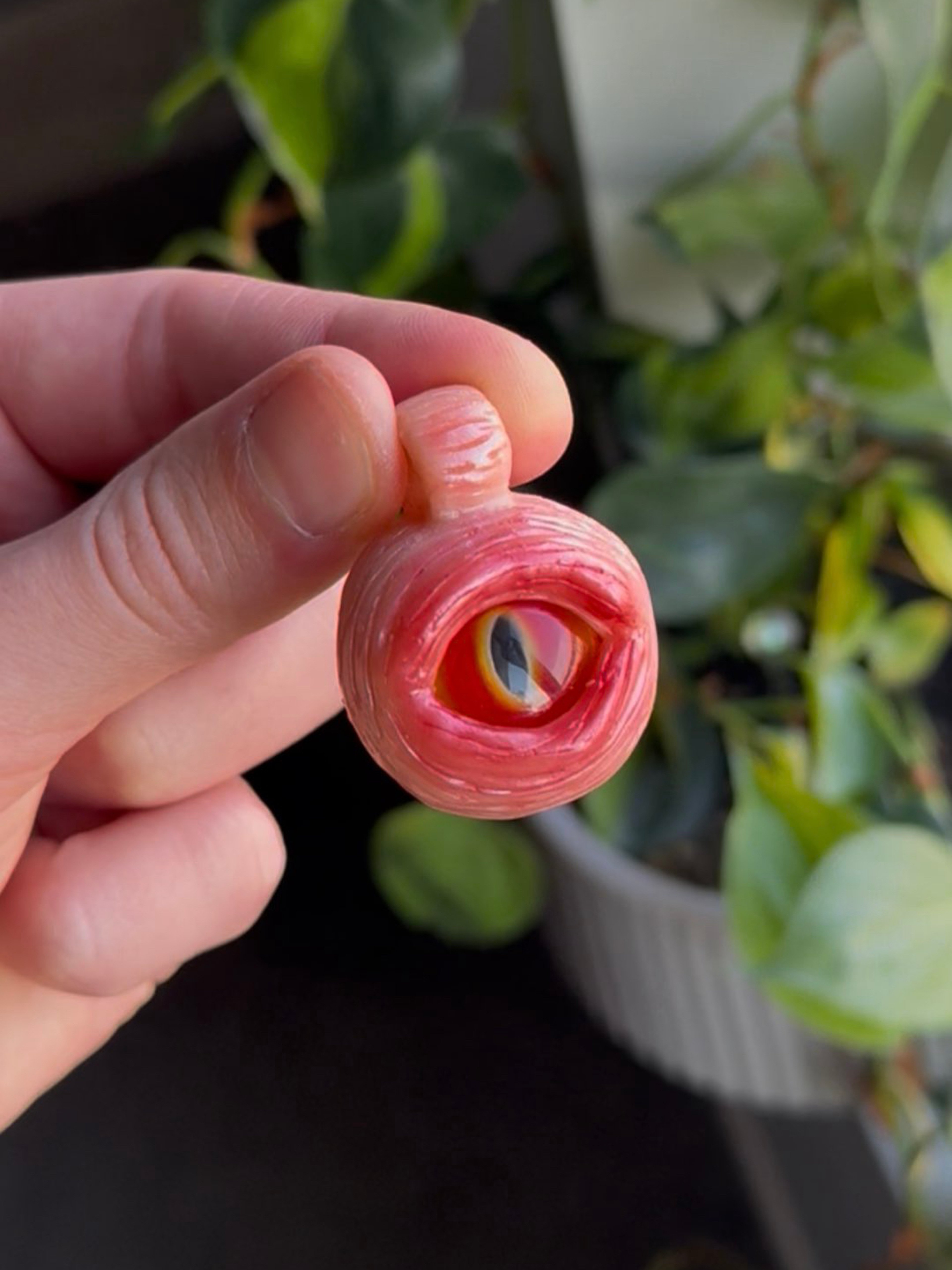 Eyeball pendant image 0