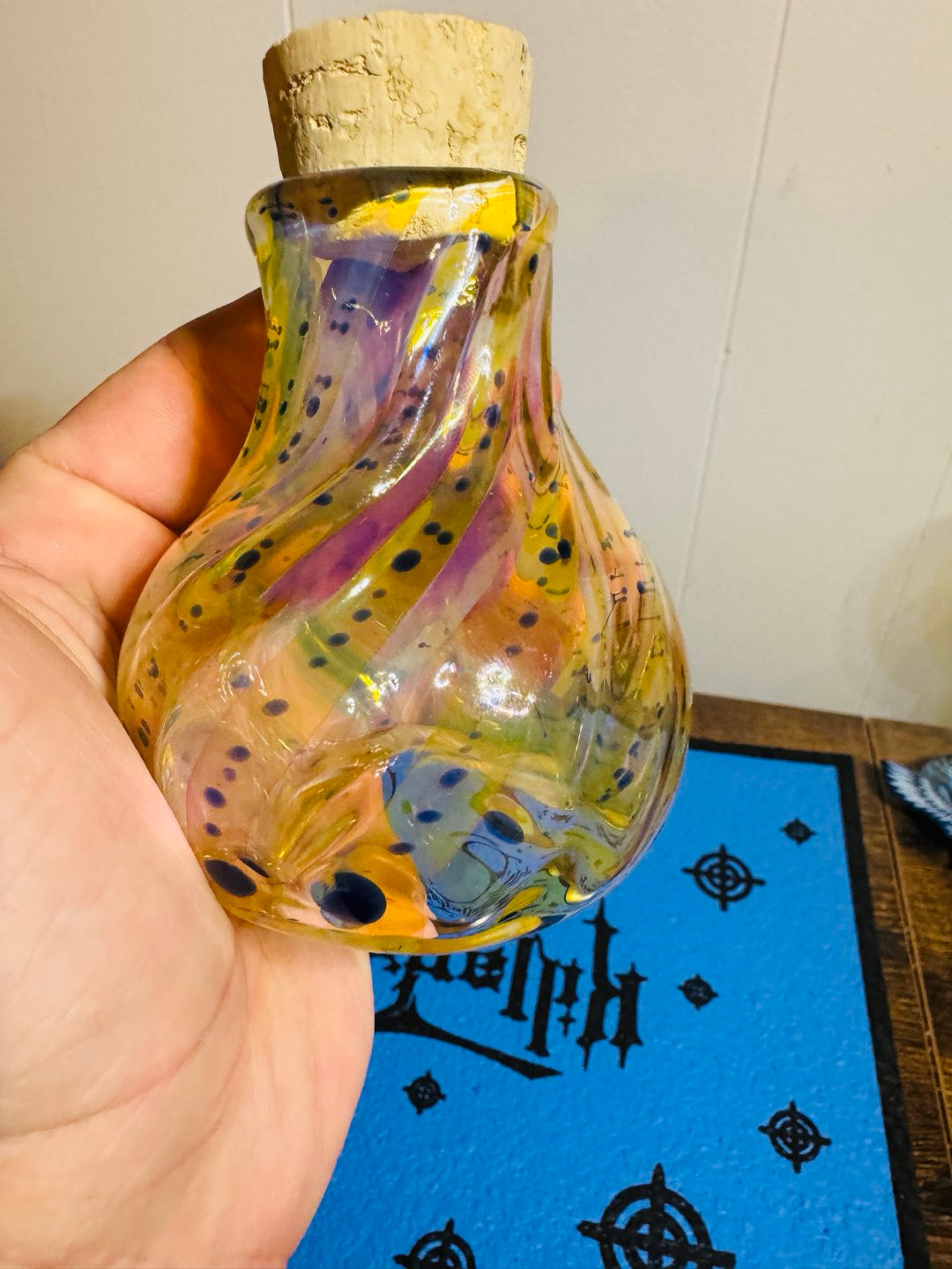 Preview pic of 🔥Rare🔥 Thick Glass Handblown GOLD FUMED Potion Bottle Jar !! Cork Top 🔥