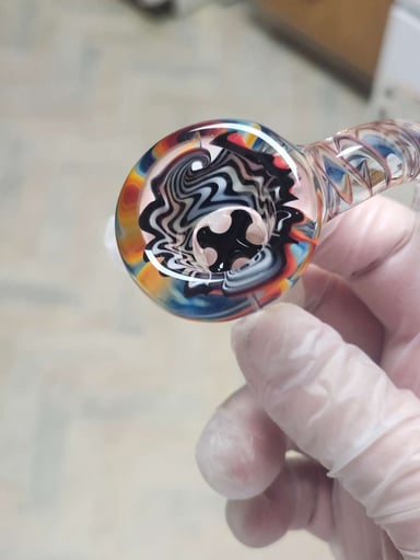 Preview pic of Auraelia/LV glass 18mm wig wag 4 hole horn slide