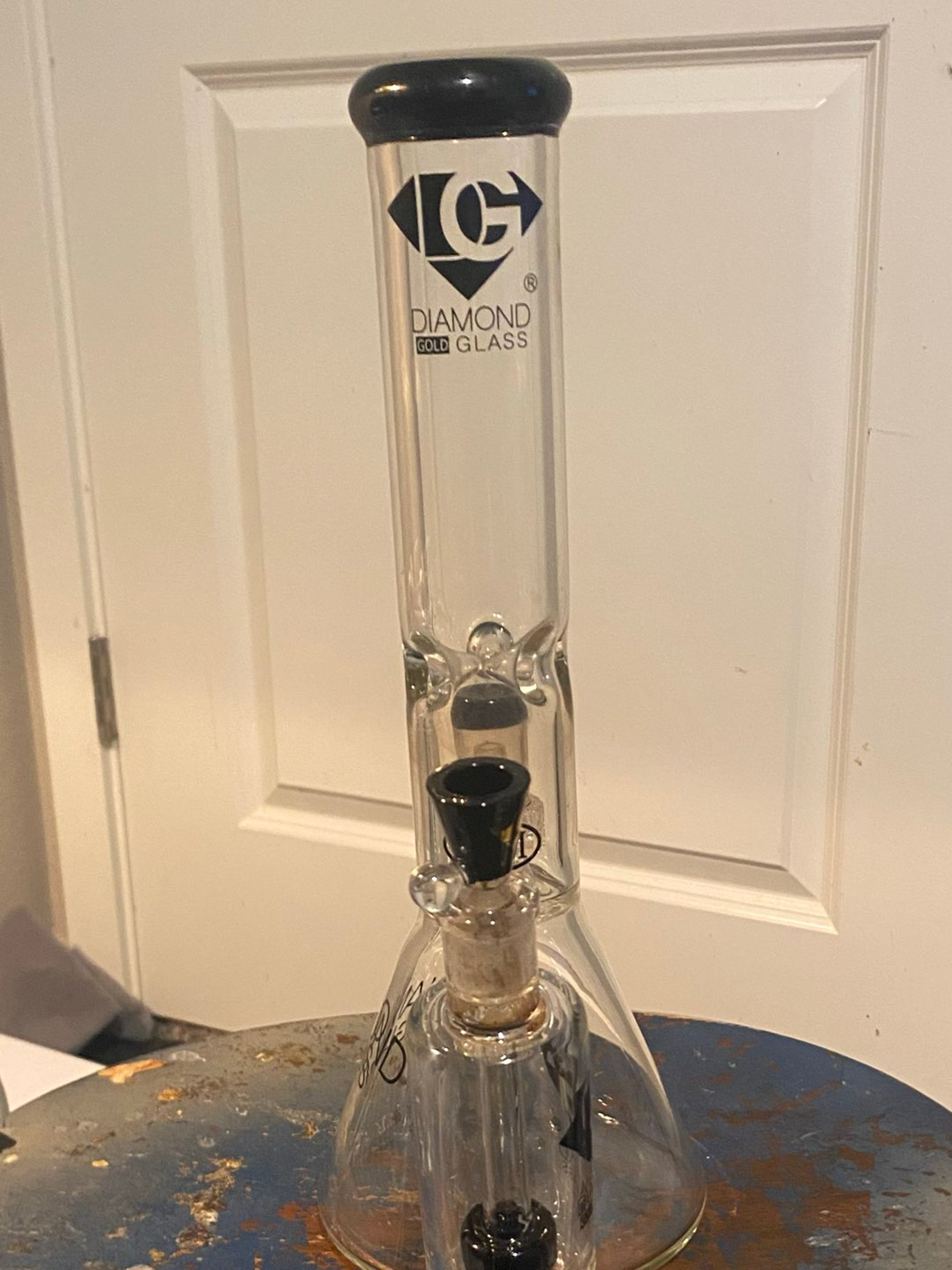 Preview pic of 13” DIAMOND GLASS 7mm BEAKER