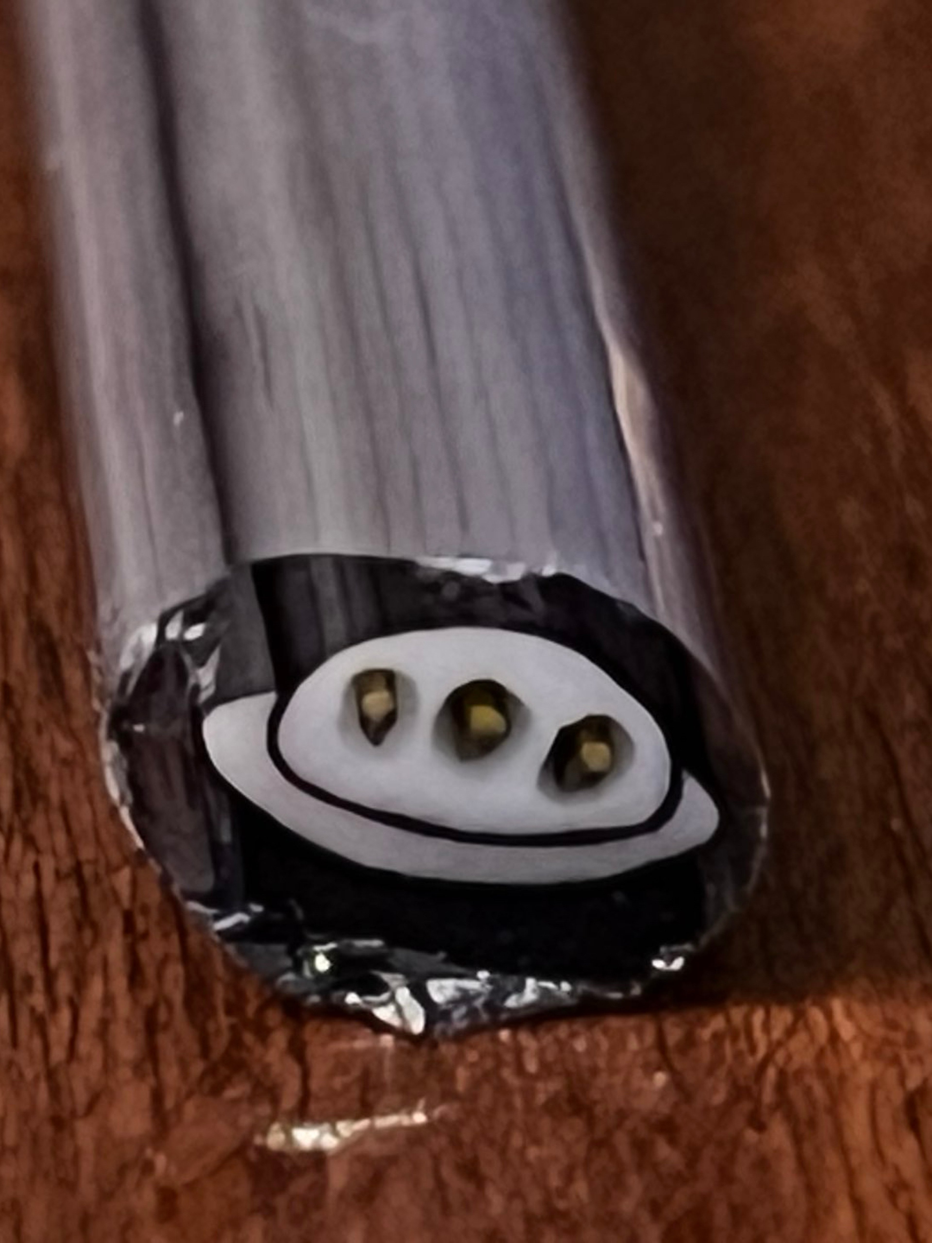 Preview pic of N8 (Nathan) Miers Rare Alien Ship Millie Cane - 3 Aliens