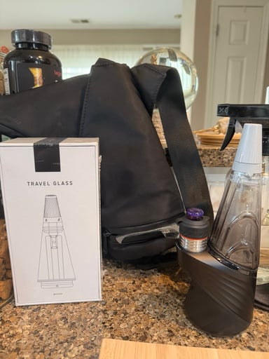 Preview pic of BRAND NEW TRAVEL GLASS never used& Peak Pro traveler bag v