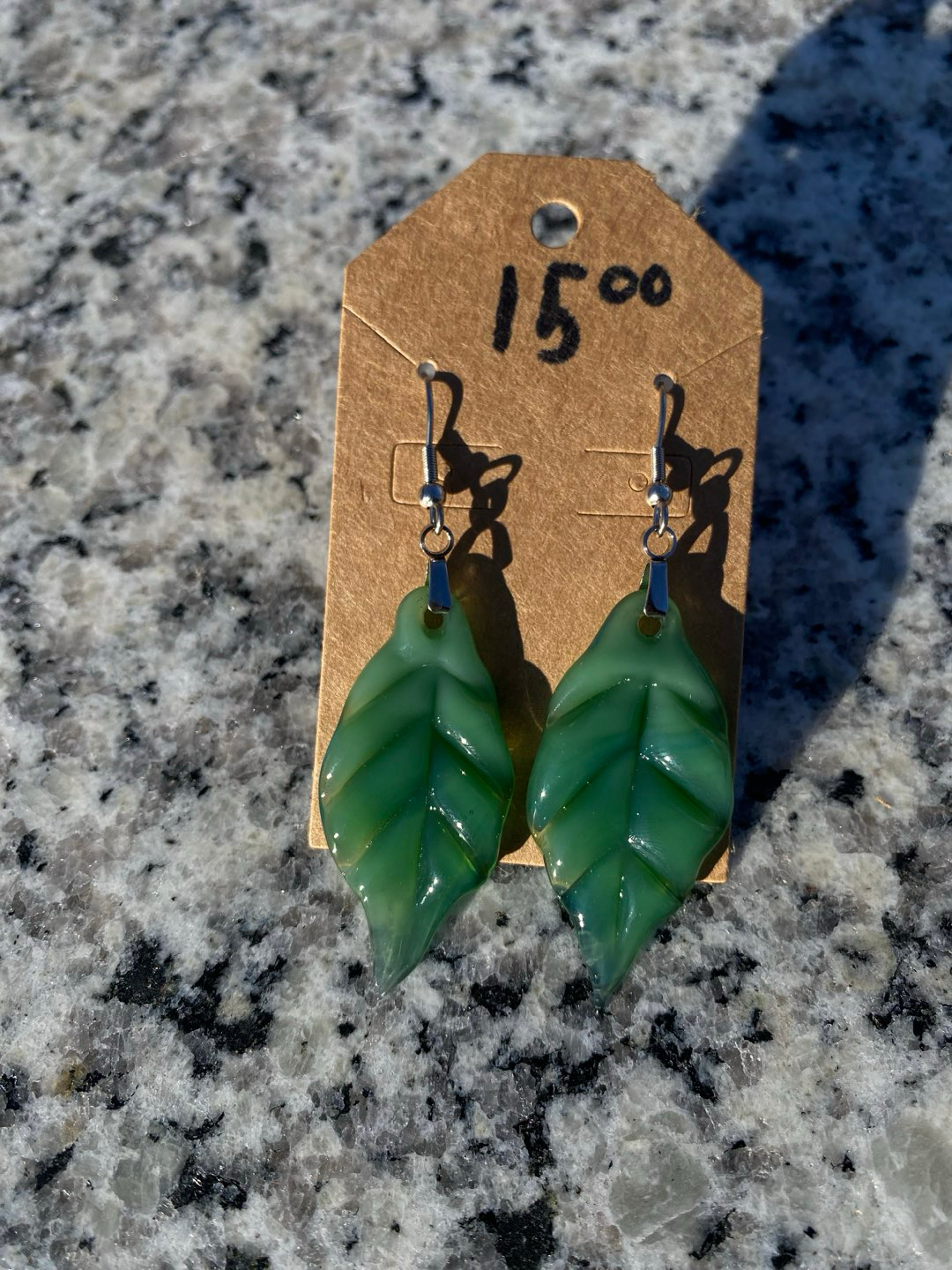 Preview pic of Green leaf earring