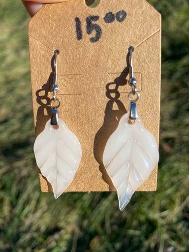 Preview pic of White leaf earrings