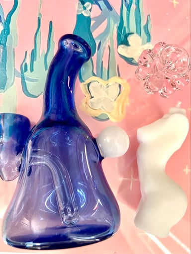 Preview pic of Blue Lil Bong 🌸