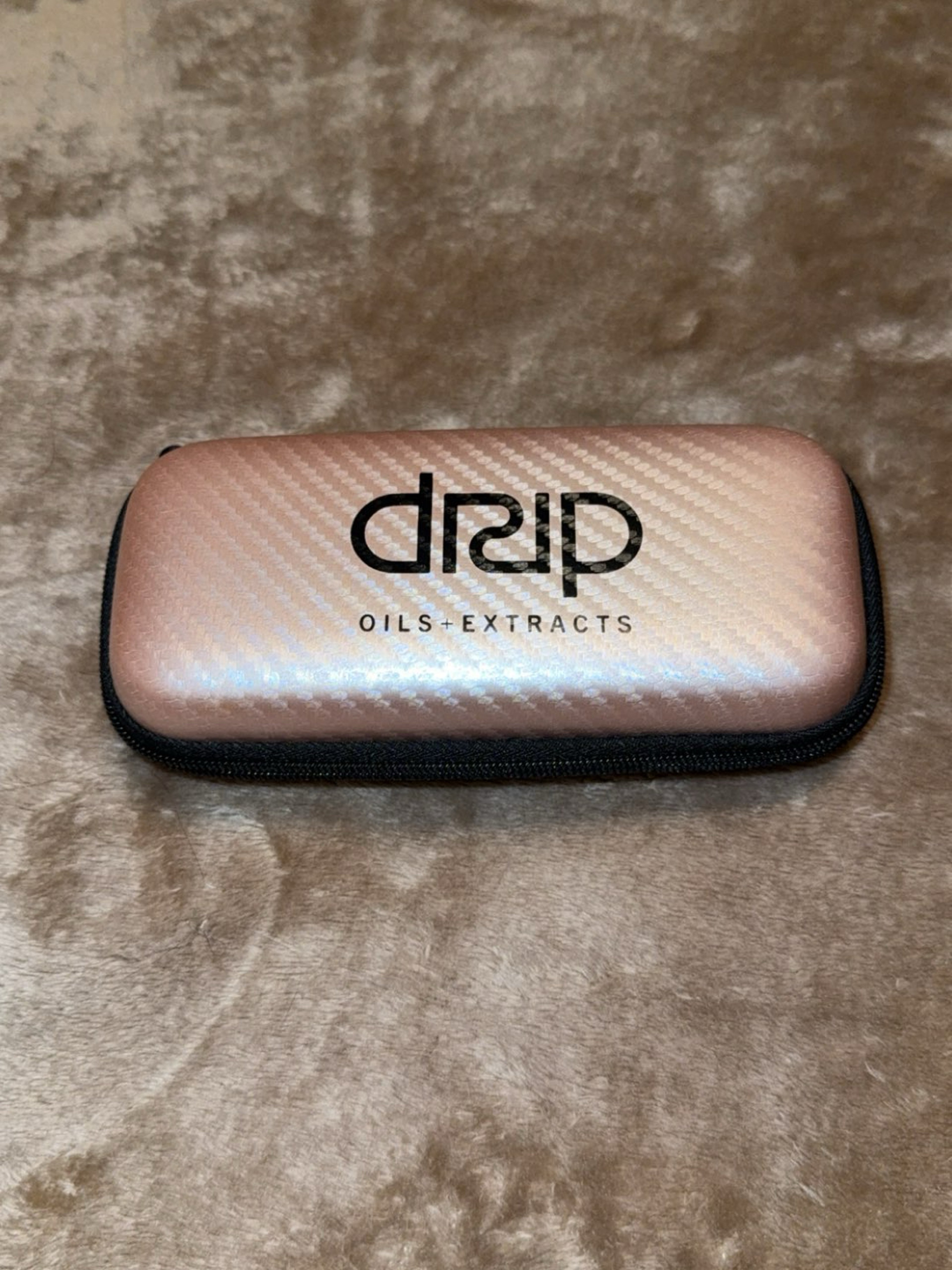 oil container zip up case image 0