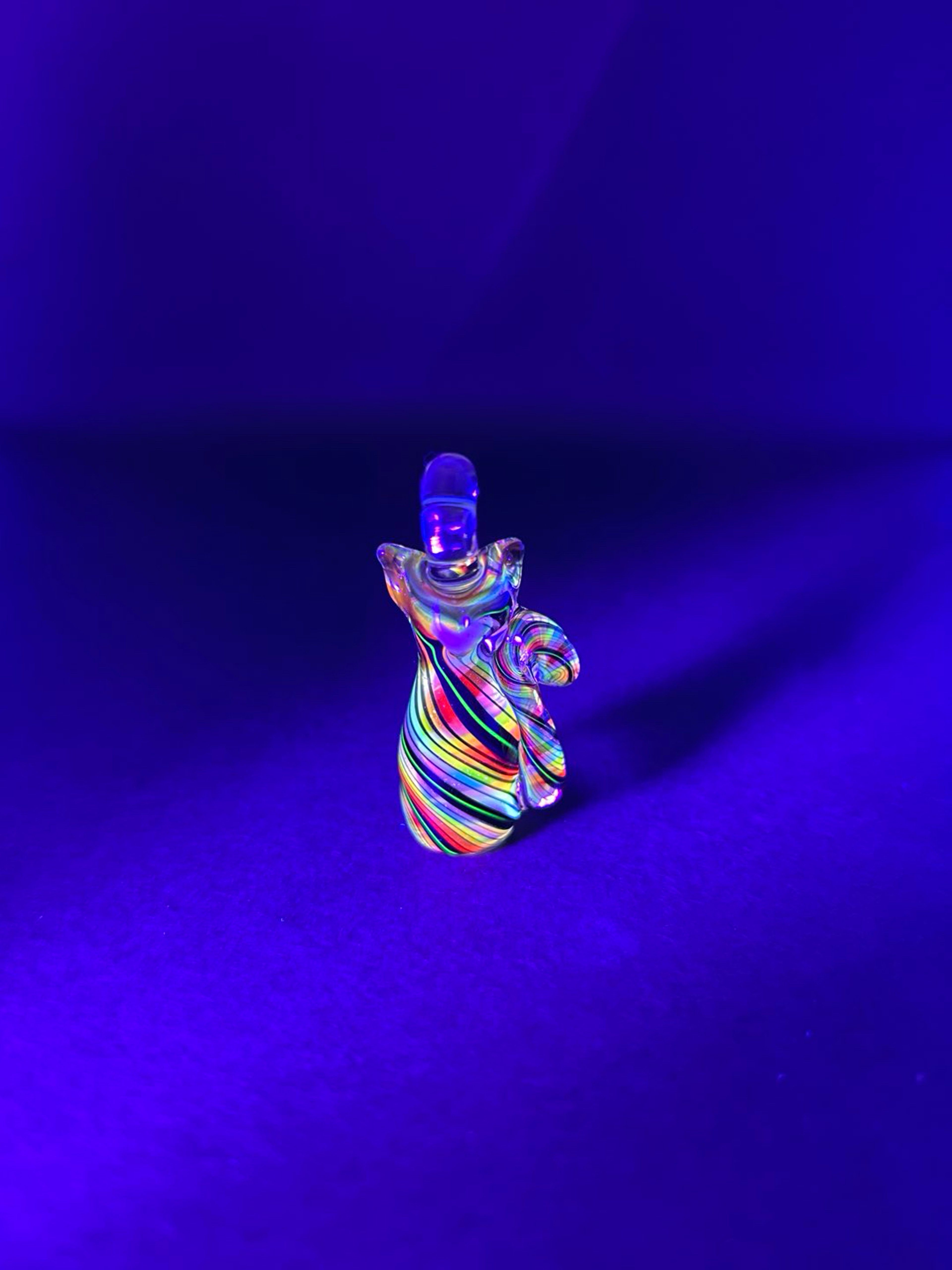 Preview pic of Uv rainbow kitty pendant