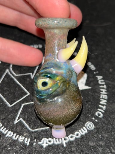 Preview pic of Monster Eye Bubble Cap