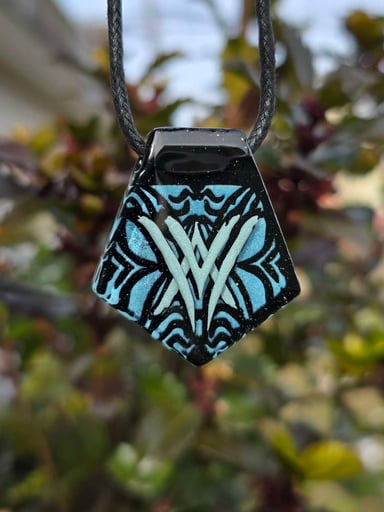 Preview pic of Savathun Witch Queen Layered Glow Pendant