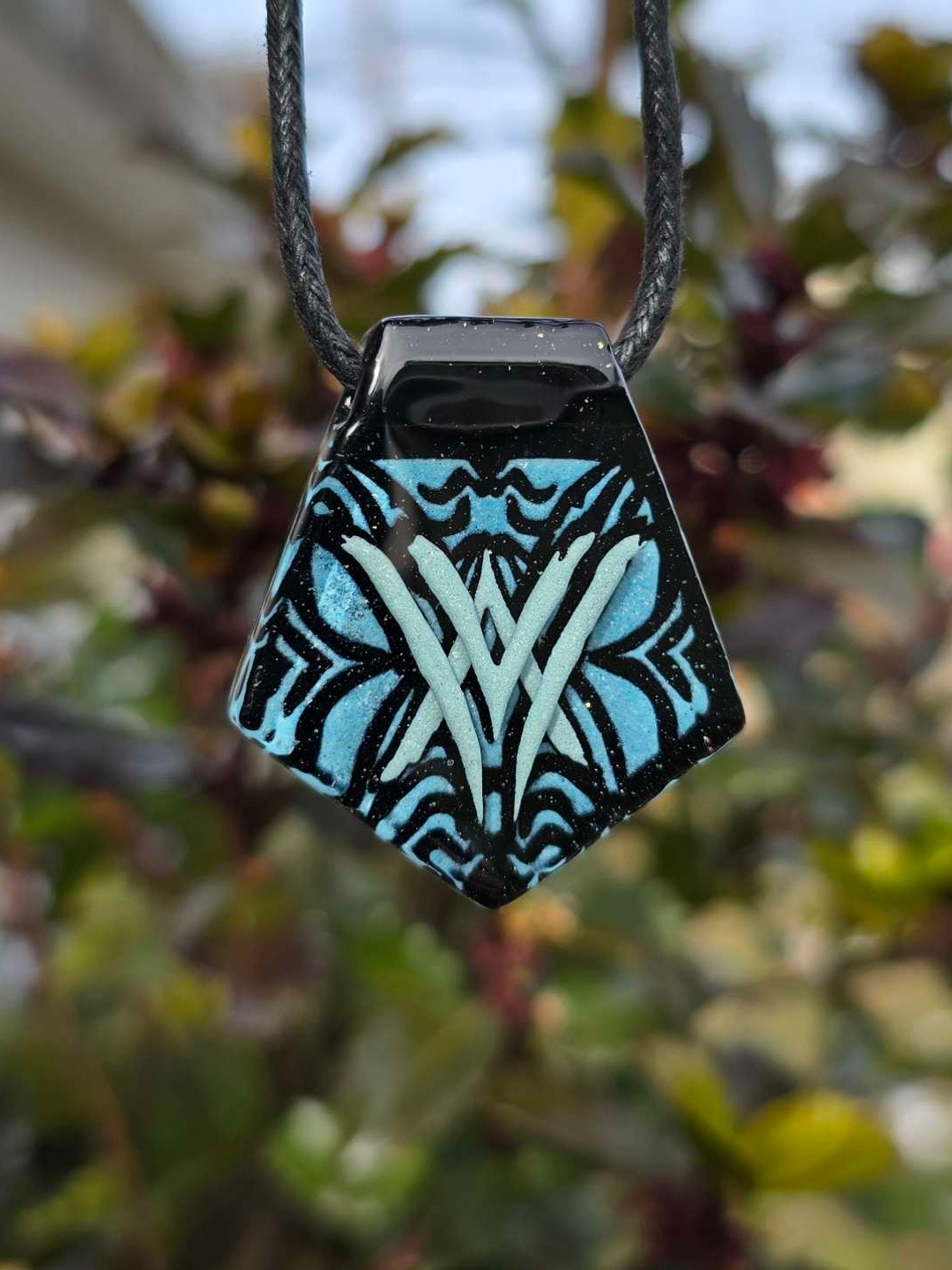 Preview pic of Savathun Witch Queen Layered Glow Pendant
