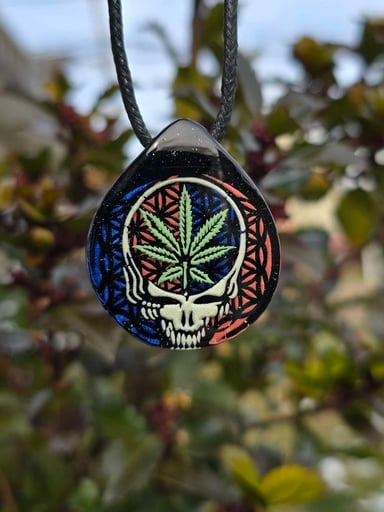 Preview pic of Grateful Dead Layered Glow Pendant