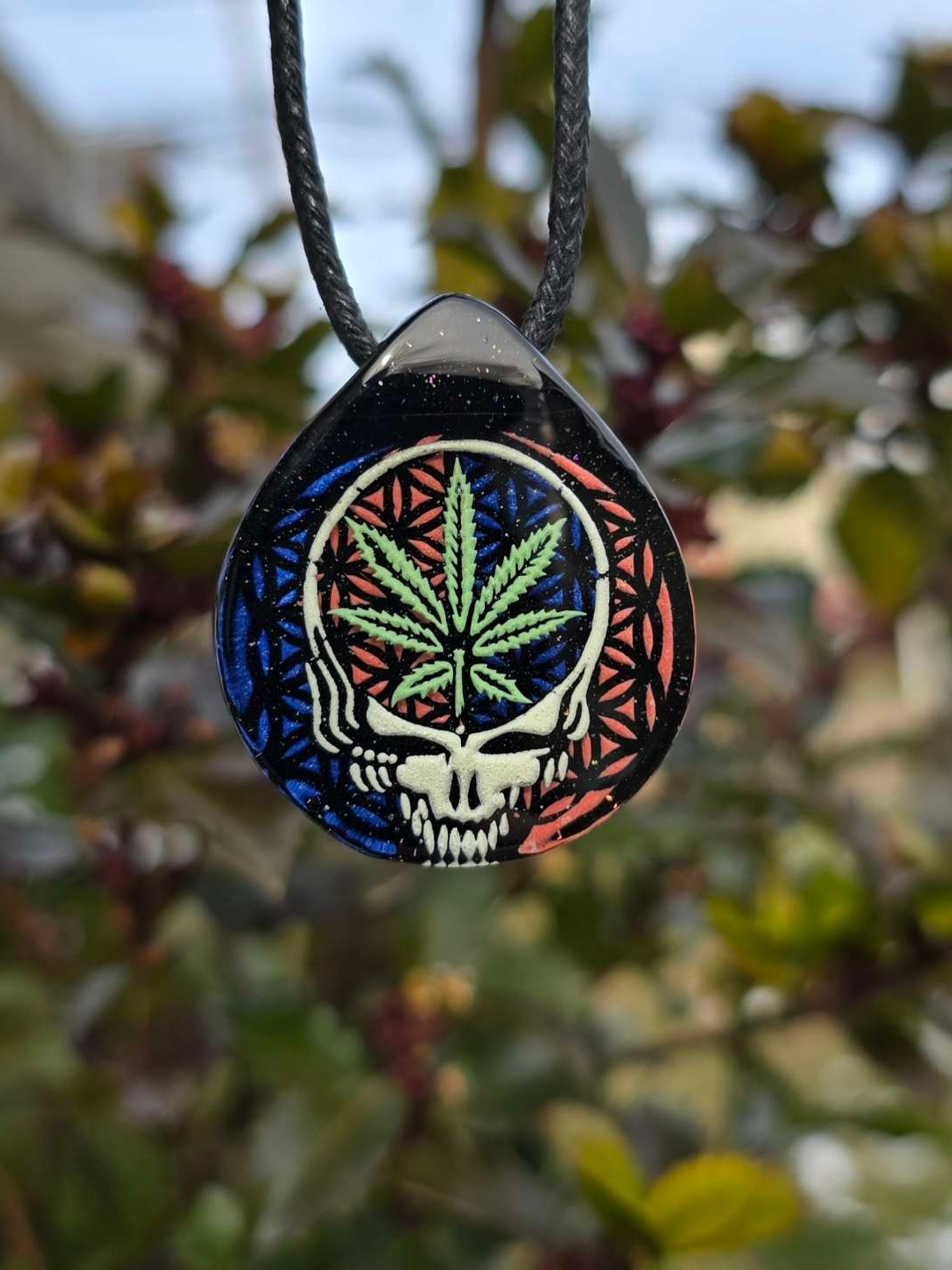 Preview pic of Grateful Dead Layered Glow Pendant