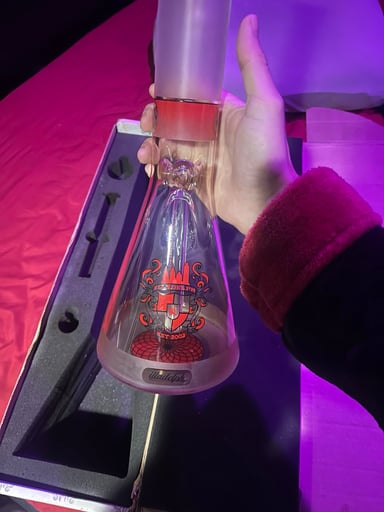 Preview pic of Red Frosted illadelph beaker