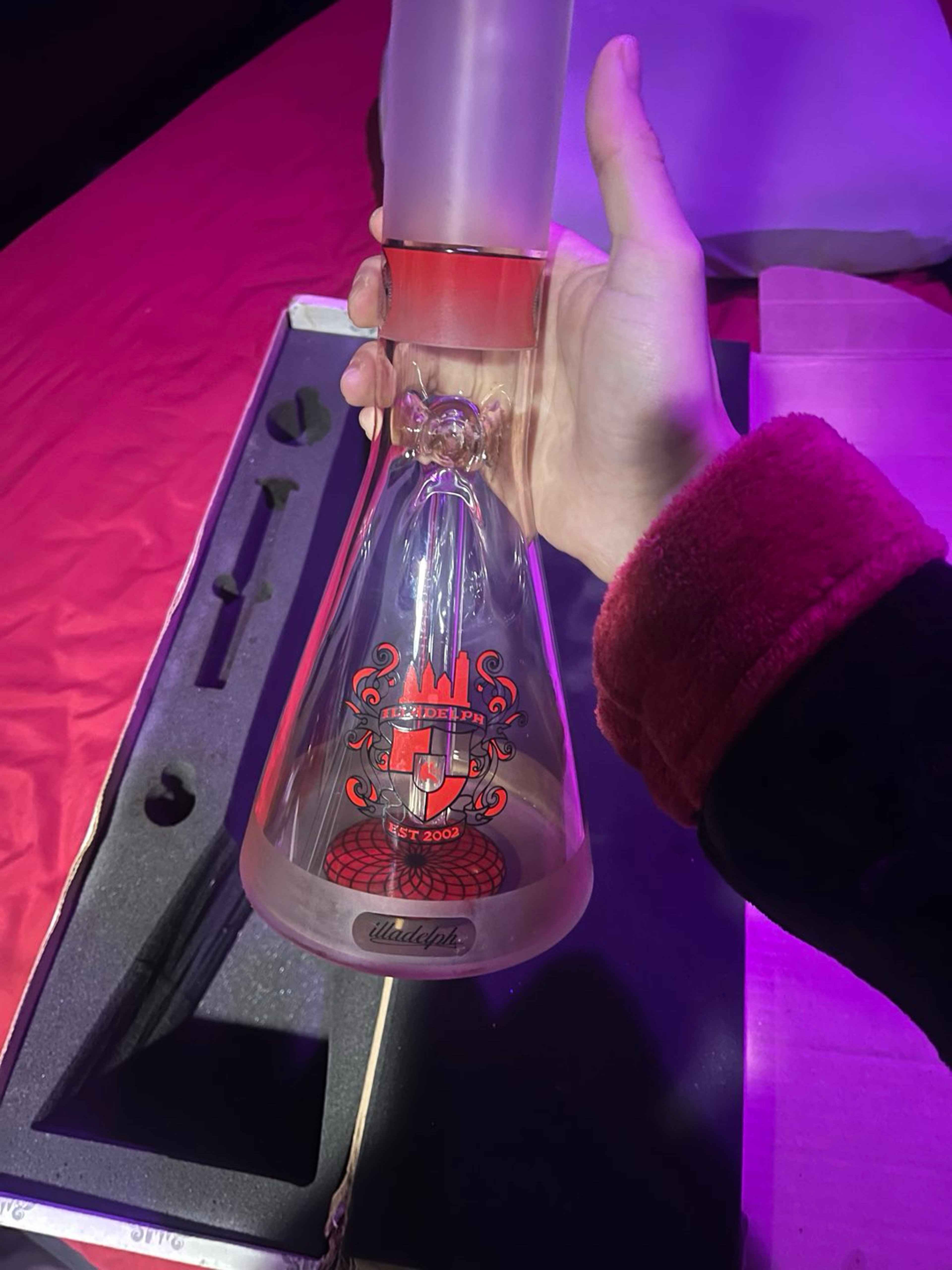 Red Frosted illadelph beaker image 0