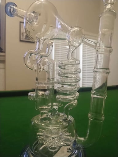 Preview pic of Rave Glass