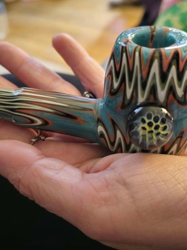 Preview pic of Wig-Wag worked glass hammer spoon pipe