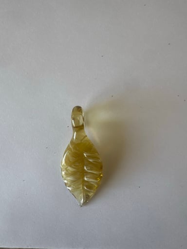 Preview pic of Goober gabe leaf pendent