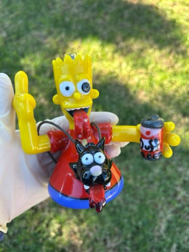 Preview pic of Timezglass Bart Simpson wearing a Scratchy pendy‼️