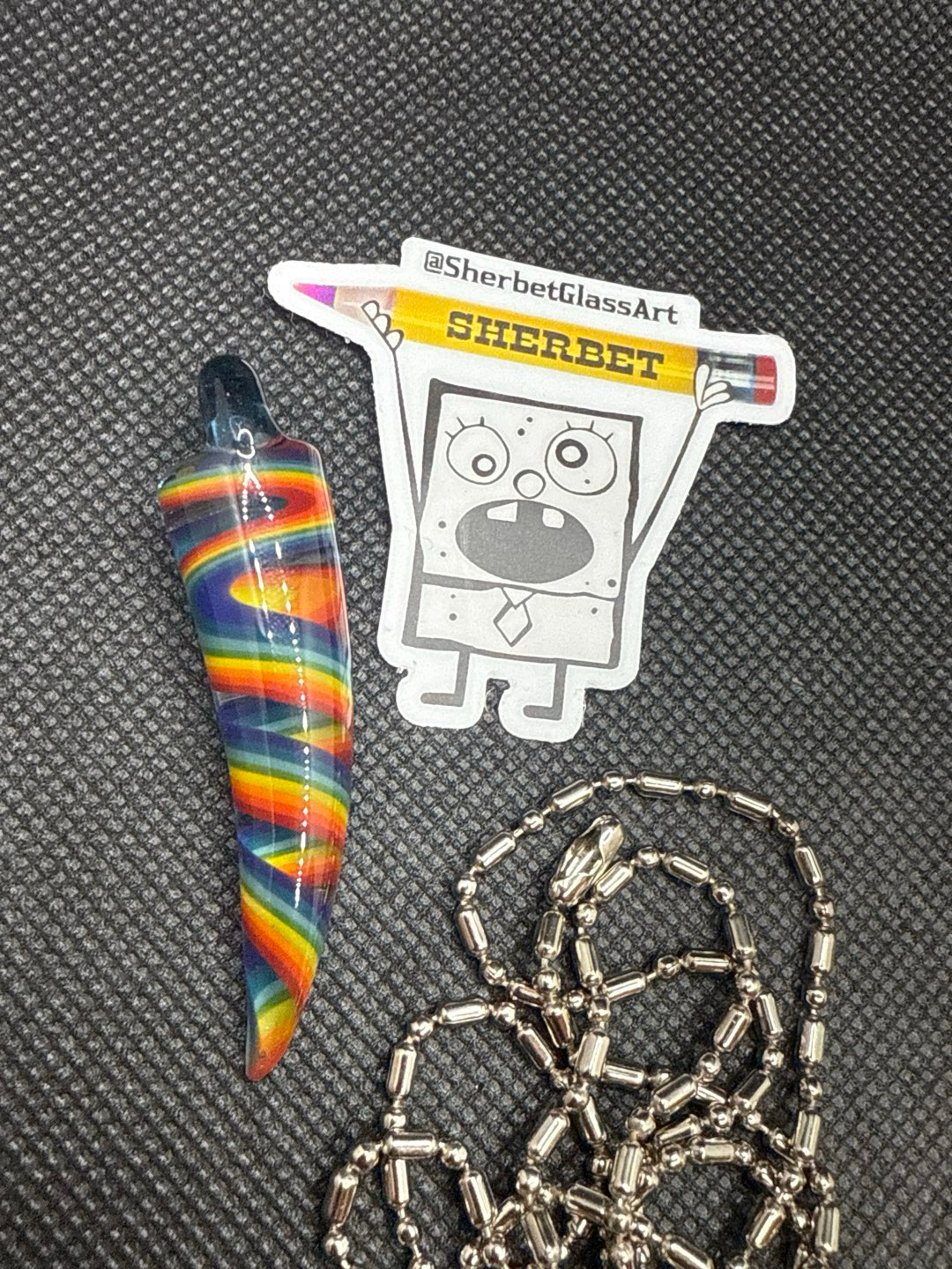 Preview pic of Rainbow horn pendant