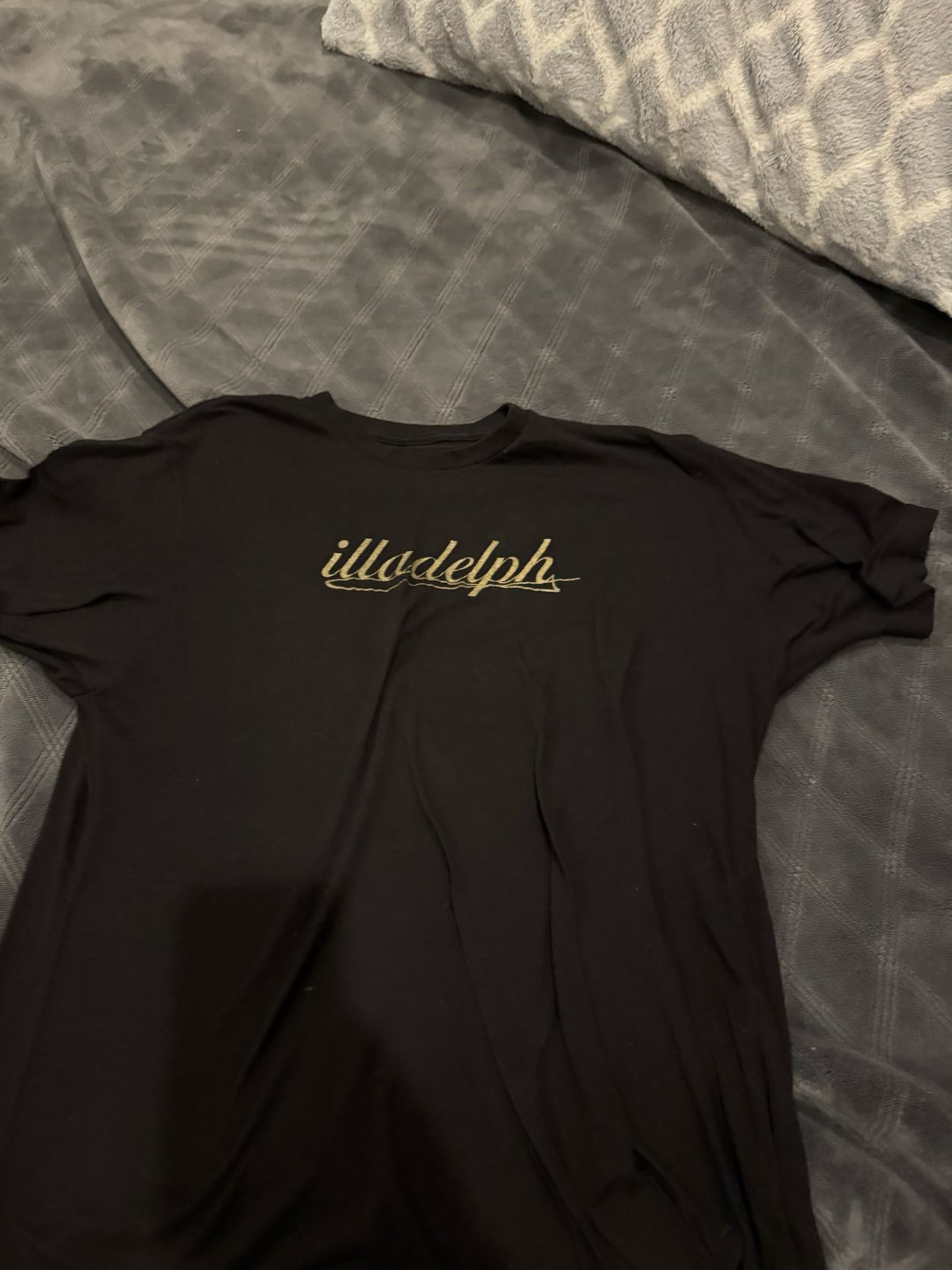 Illadelph t shirt large gold label image 0