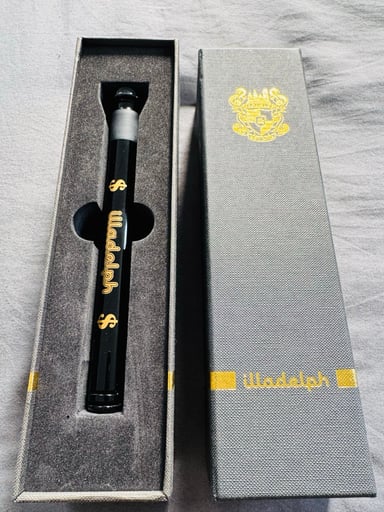 Preview pic of RARE🔥Illadelph limited label Gold get money 💰 OG full size stem