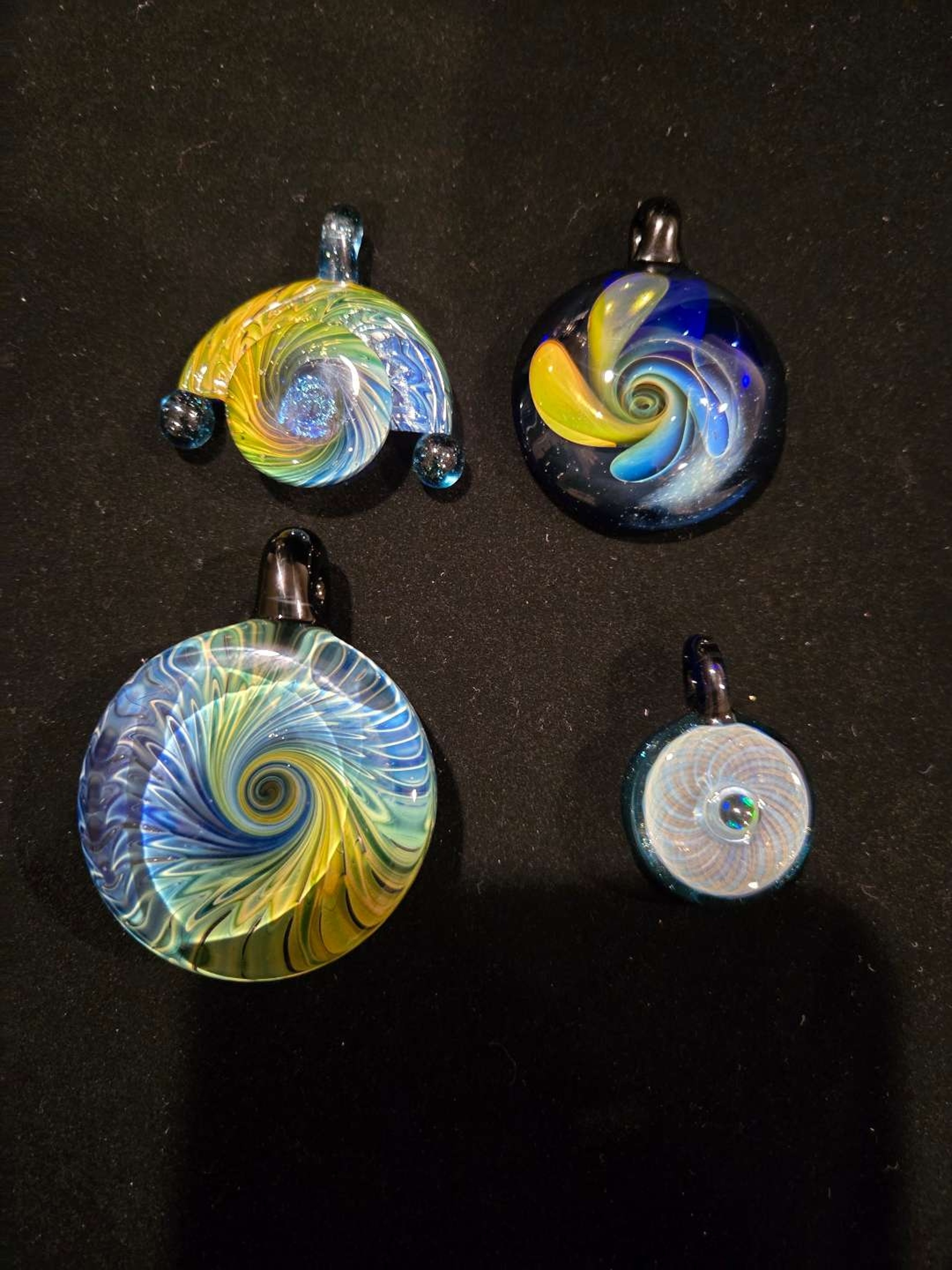 Preview pic of 4 pack of Pendants
