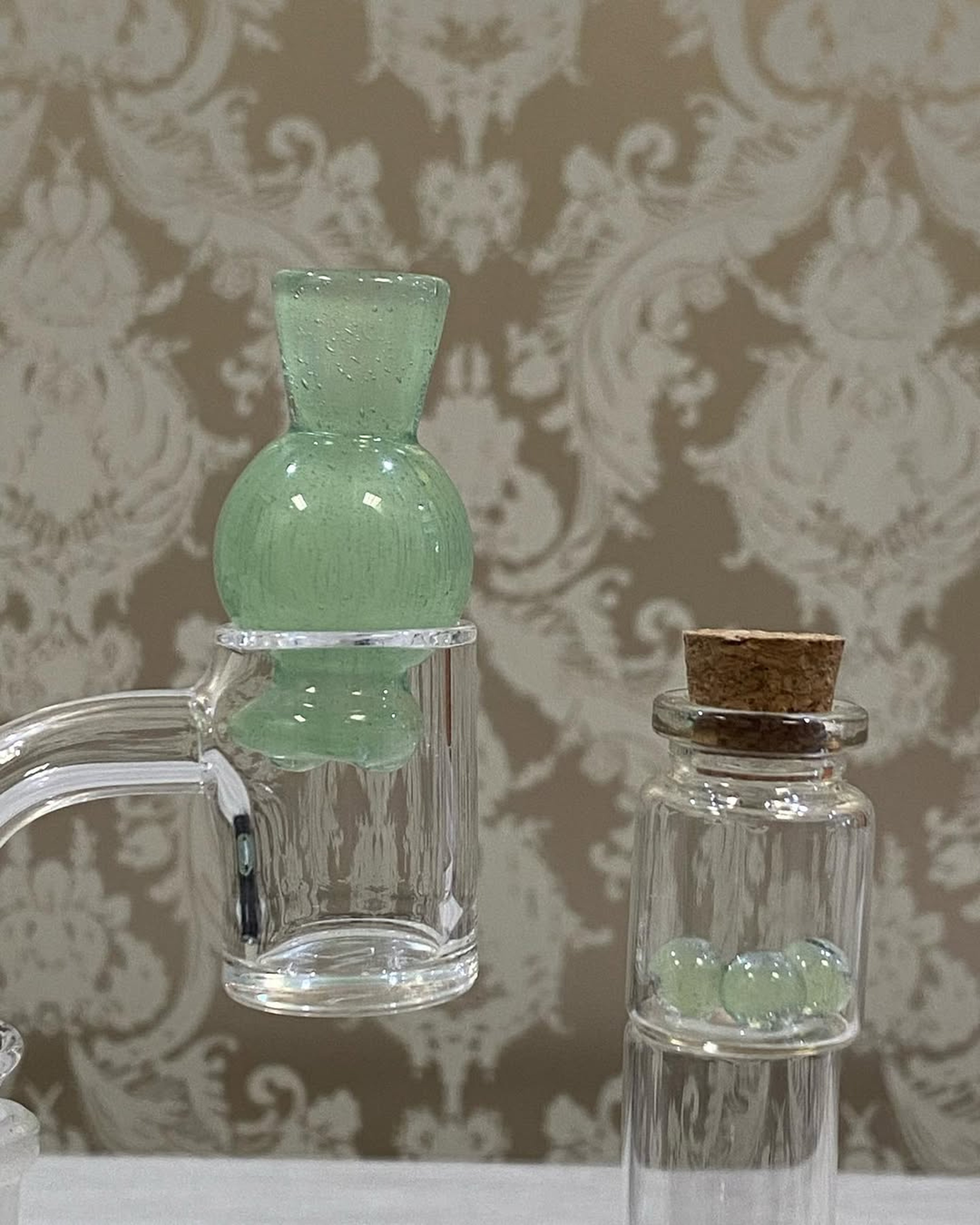 Preview pic of Spinner cap with 3 matching pearls green