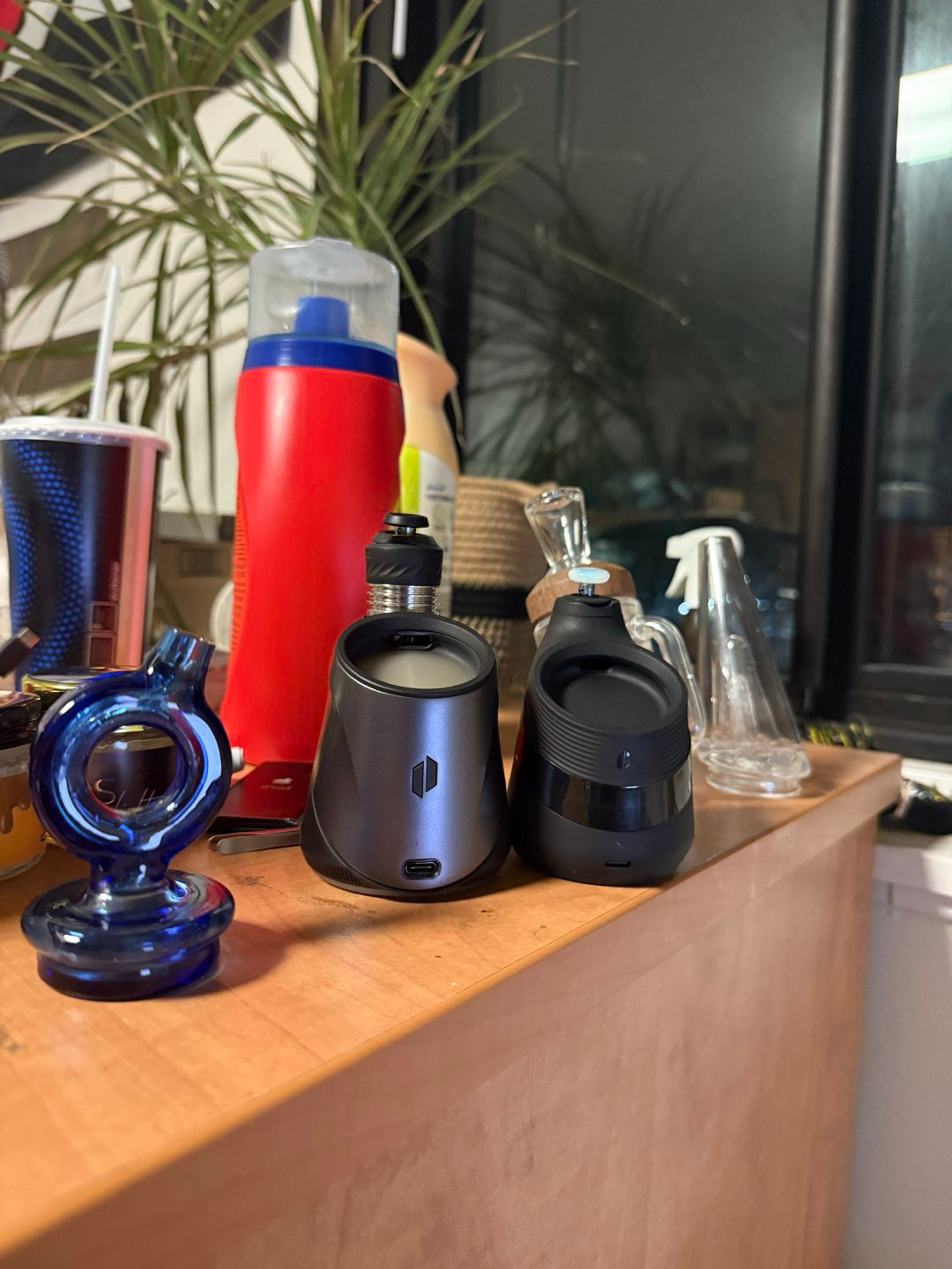 Peak pro v1 and new peak + glass image 0