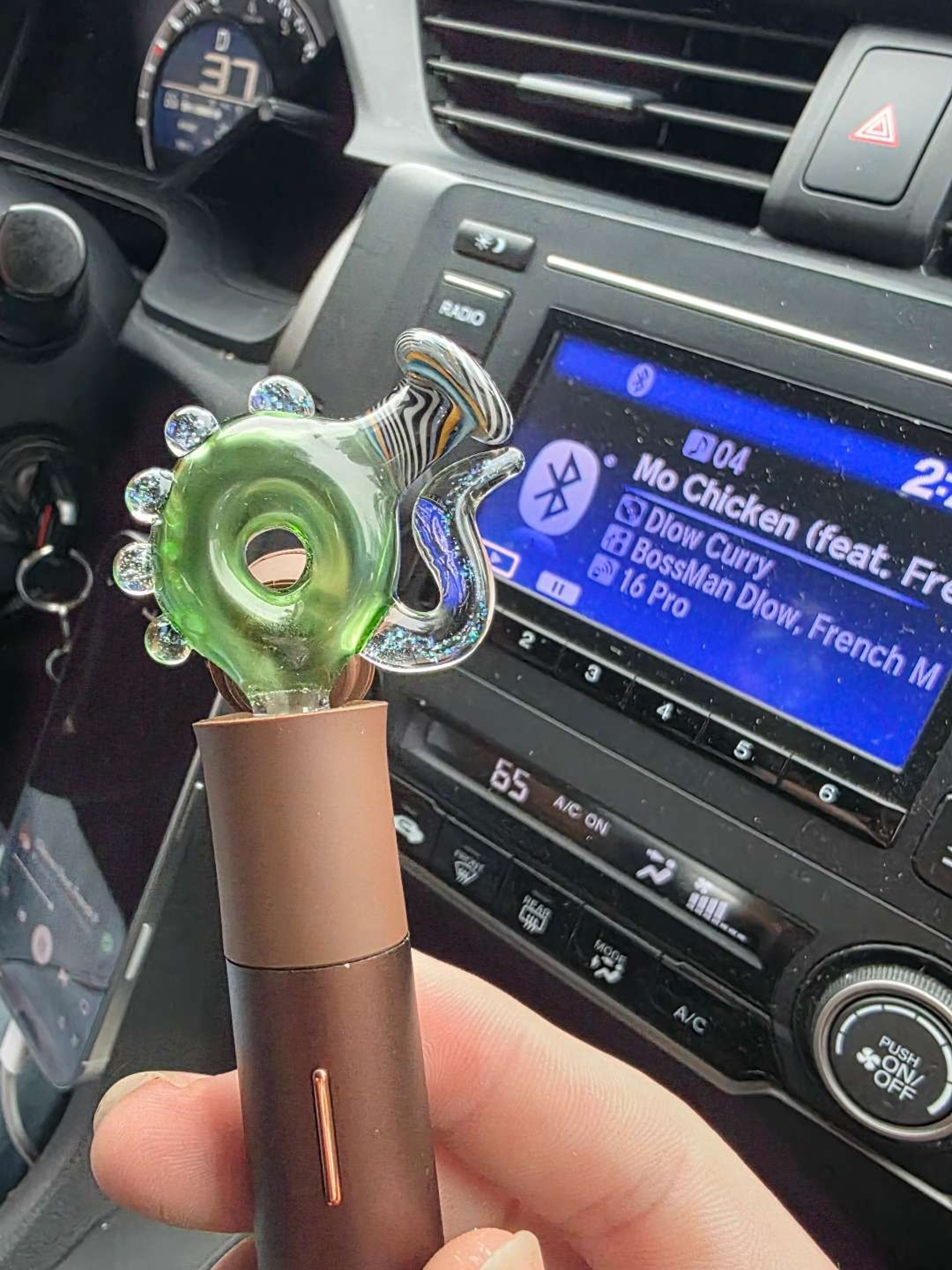 Fistpickle Glass Donut Pivot Top image 0