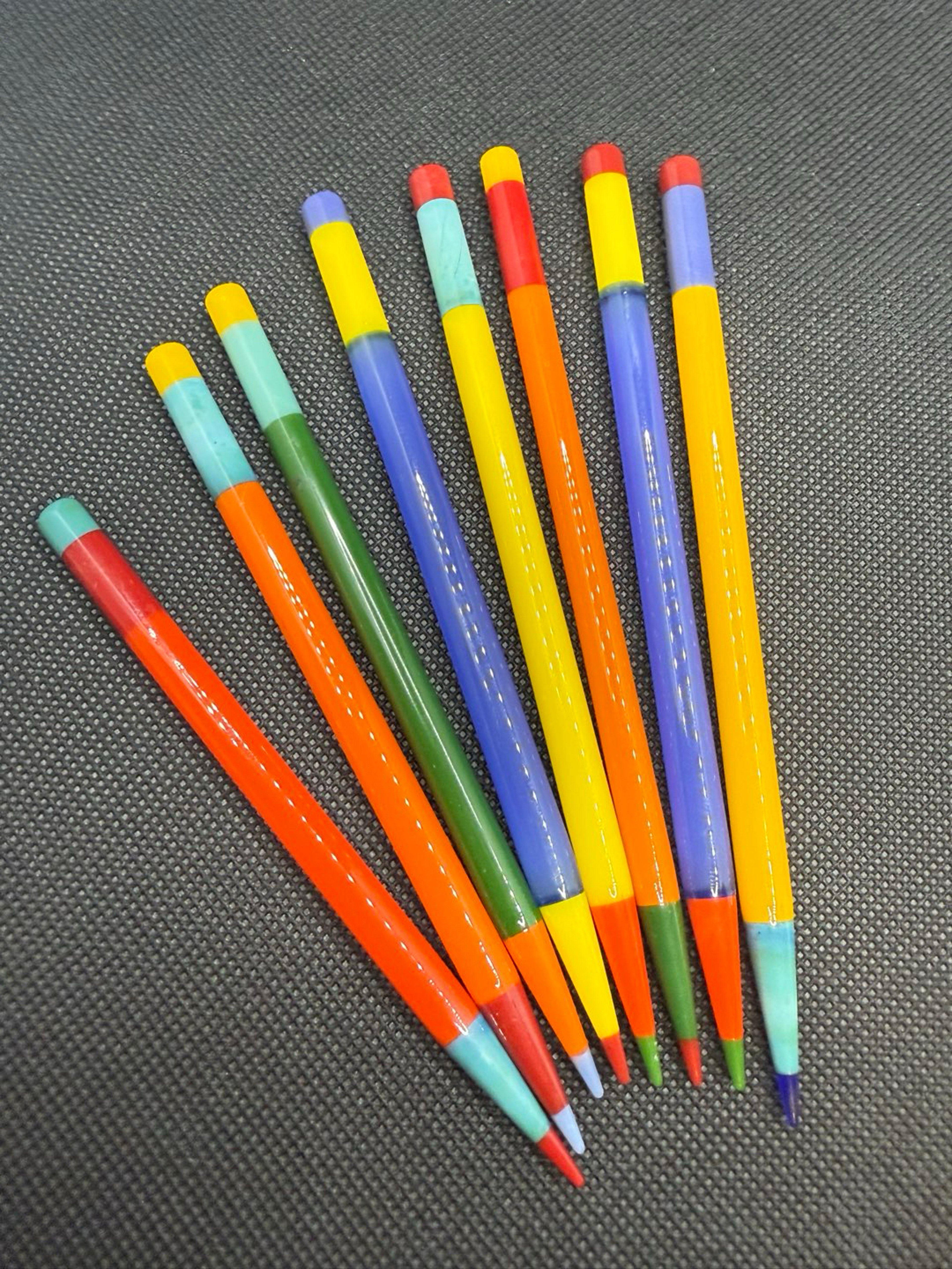 Preview pic of Cartoon pencil *surprise color *