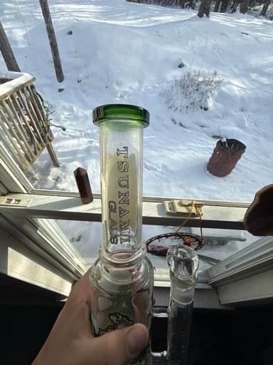 Preview pic of Tsunami glass bong