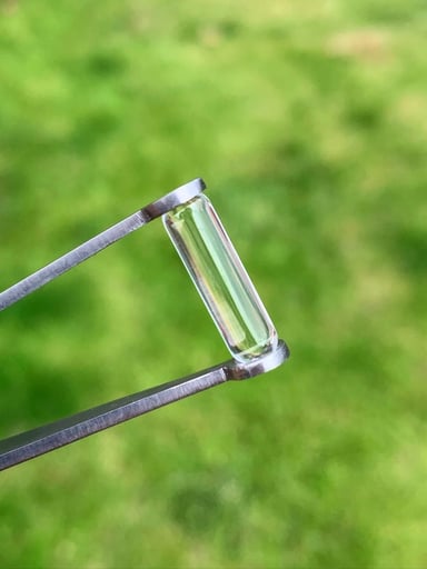 Preview pic of Ruby pearl pillar clear sapphire 5x18mm