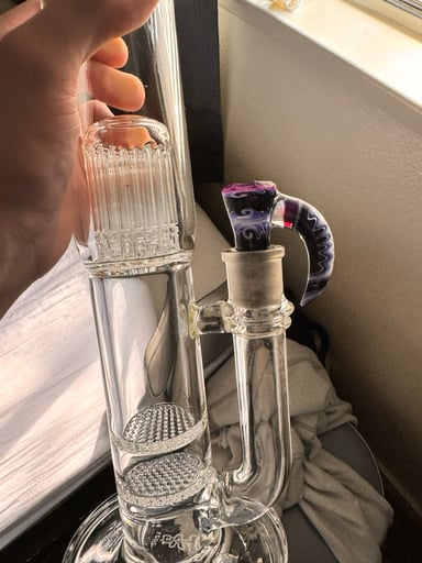 Preview pic of Tag shower head bong